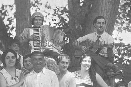 Vic20Arego20on20guitar2020Marie20Arego20on20accordion20-20Basque20Picnic2020Mode20Country20Club20Boise20ID20201933